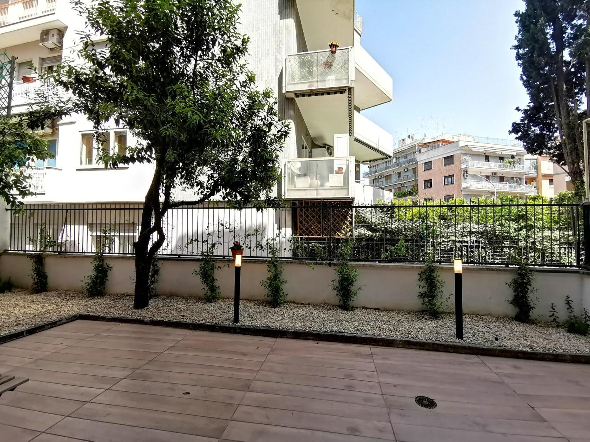 Cozy San Pietro Apartment Roma Ngoại thất bức ảnh